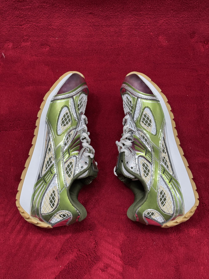 Bottega Veneta Orbit Mud White bv25482