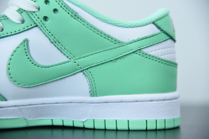 nike dunk low "green glow"dd1503-105