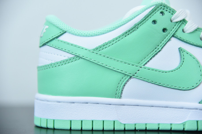 nike dunk low "green glow"dd1503-105
