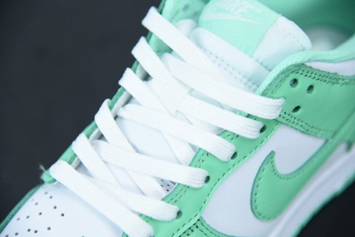 nike dunk low "green glow"dd1503-105