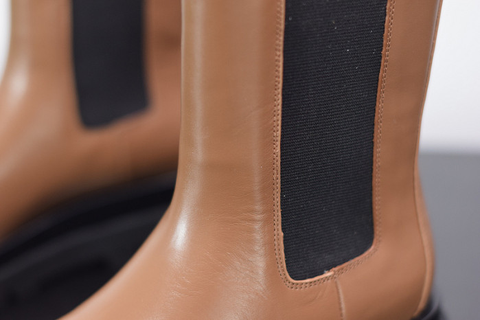 Bo*te*ga ve*ne*ta chelsea tire leather high boot