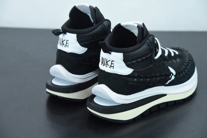 nike vaporwaffle sacai jean paul gaultier black white dh9186-001