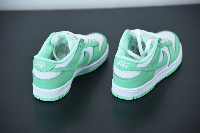 nike dunk low "green glow"dd1503-105