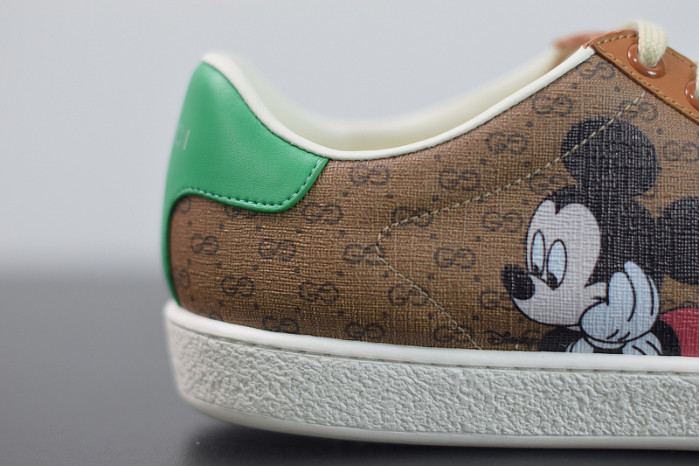 gci low top sneaker g022