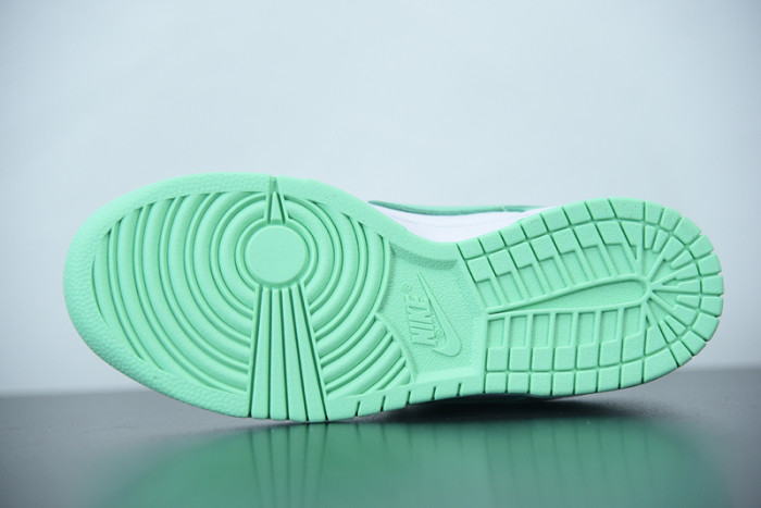 nike dunk low "green glow"dd1503-105