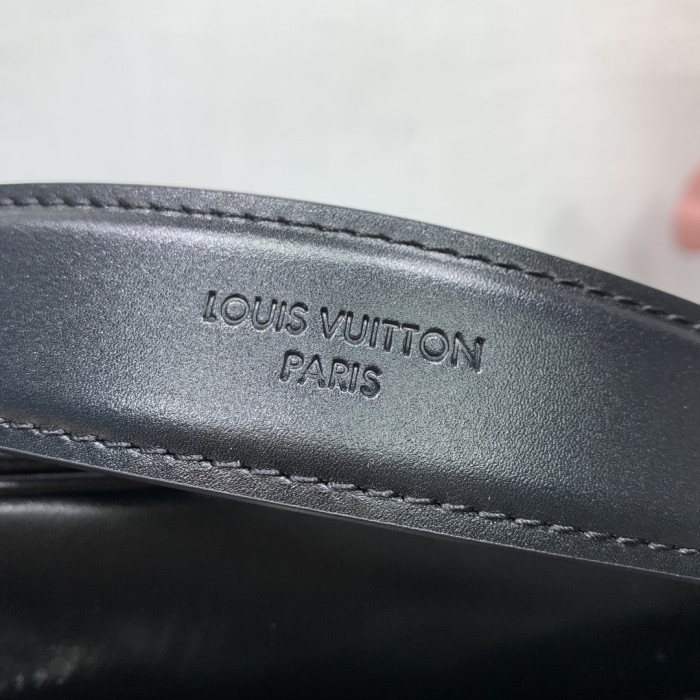 Louis Vuitton LV Monogram bag M13987