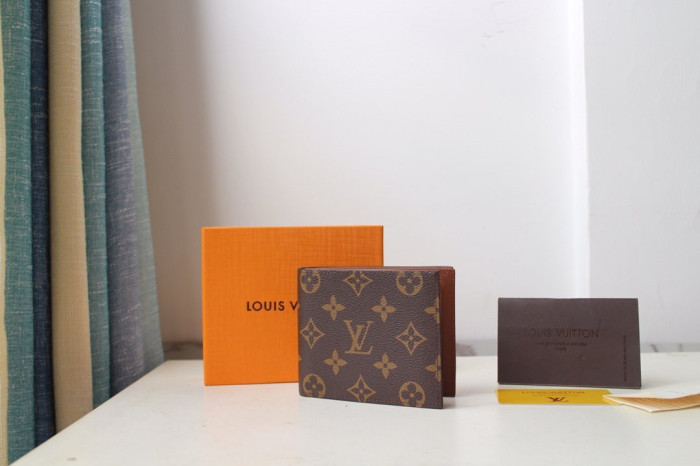 l**is V*t*n amerigo wallet 11.5*9*1.5cm